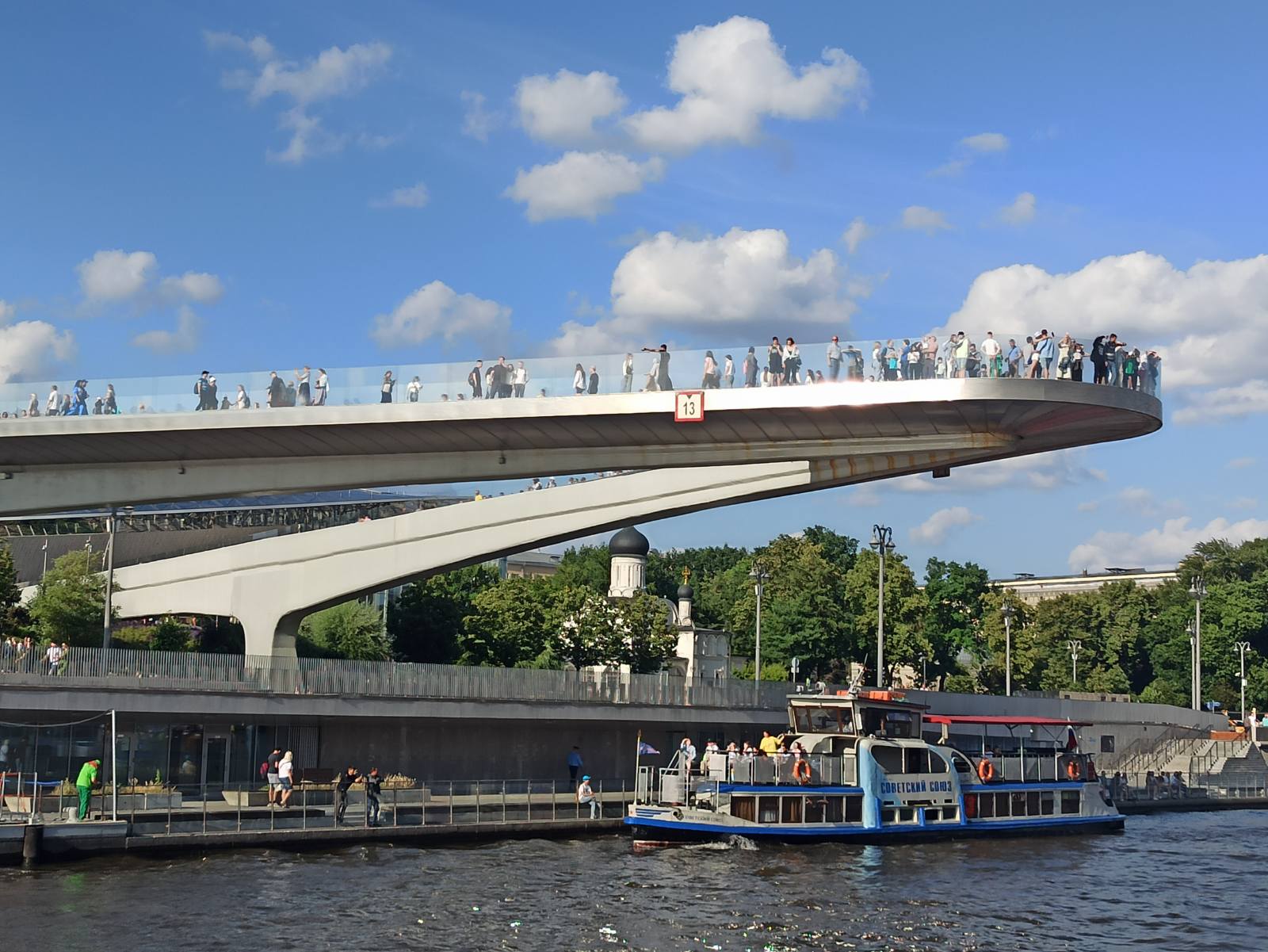 Каникулы в Москве. Ж/Д тур. Воробьевы горы. Храм Христа Спасителя.  Мосфильм*. Третьяковская галерея*. Красная площадь. Парк Зарядье. Оружейная  палата*/Алмазный фонд*. ВДНХ. Океанариум* Останкинская телебашня*. —  antour.by